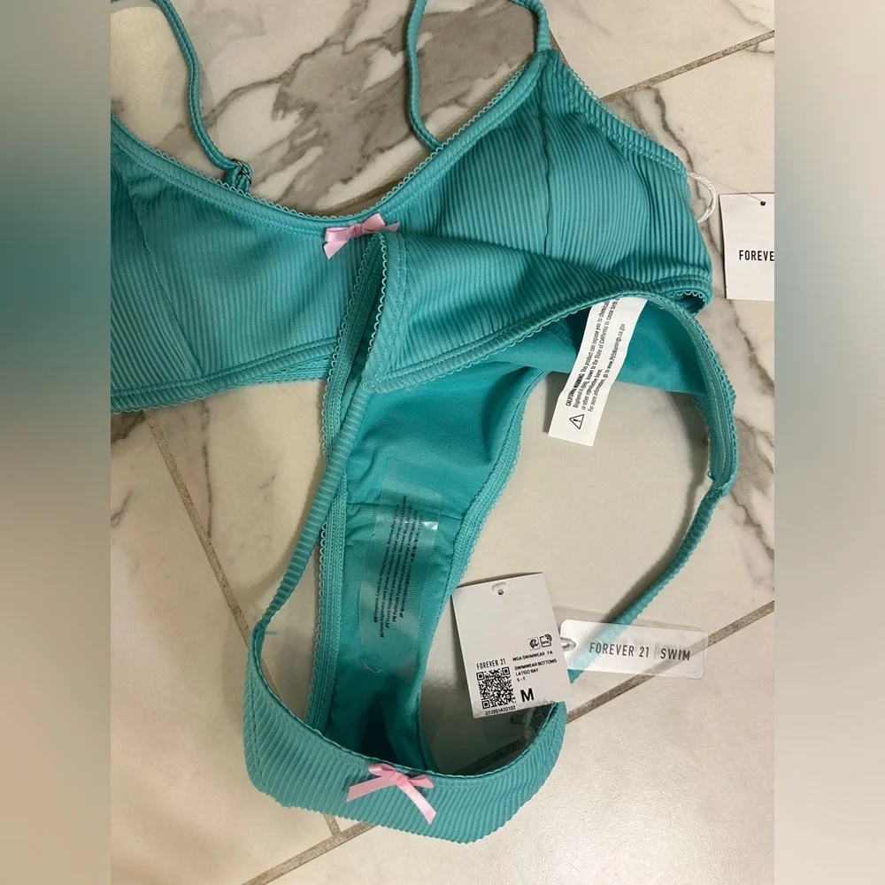 NWT Ribbed Bikini Size M - Picture 7 of 9